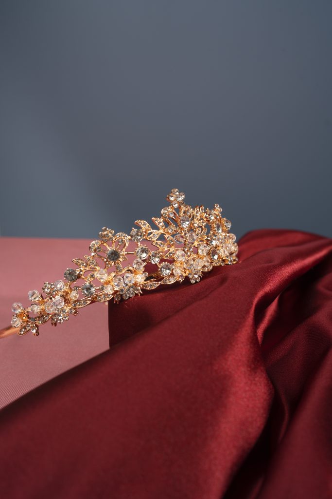 queen-crown-still-life (1)